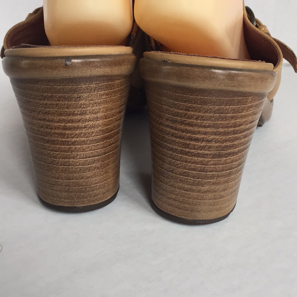 Dansko Clogs Slip On Tan Clogs Size 41 - image 3